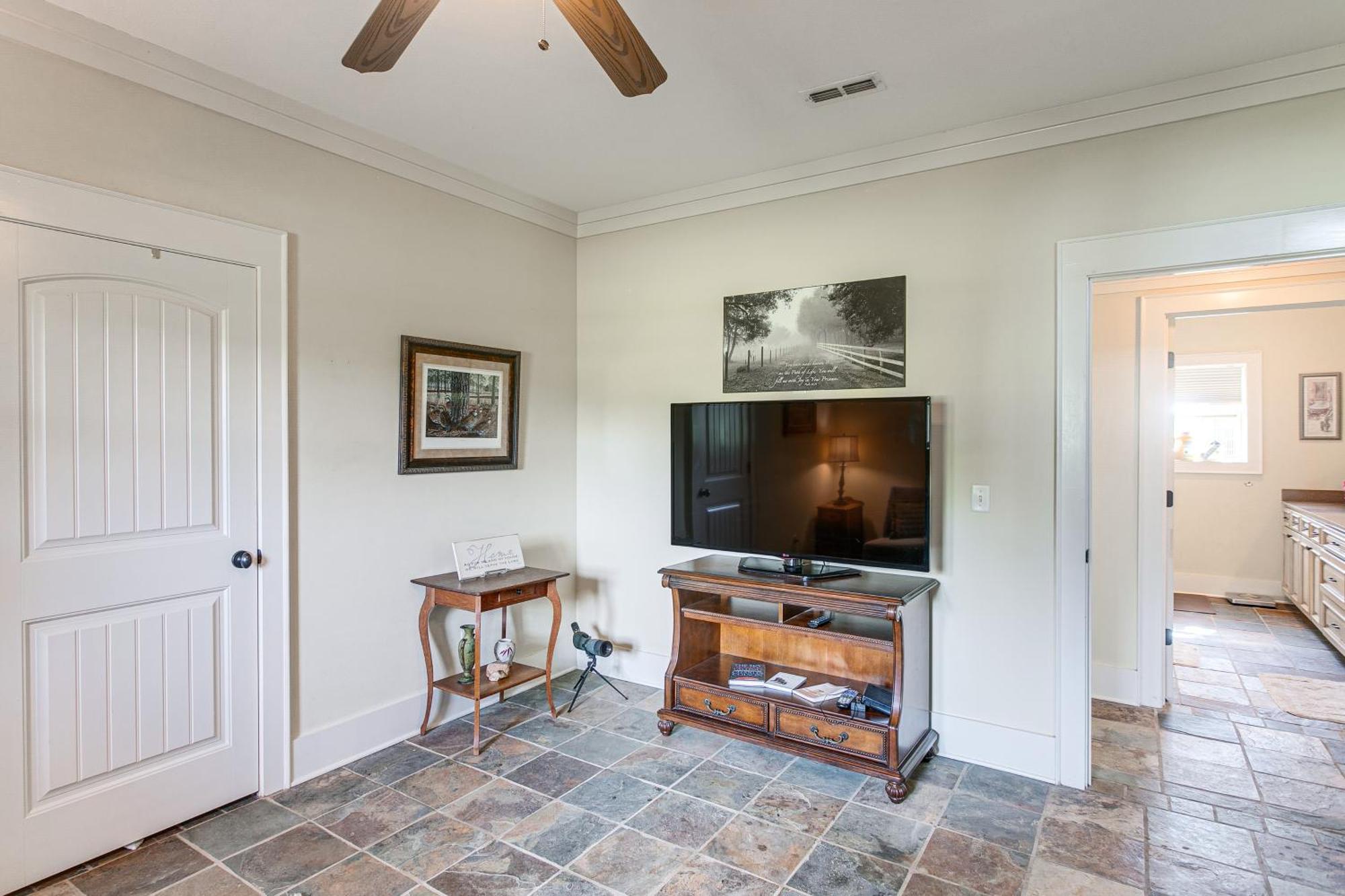 Secluded Home With Deck - Near Downtown Fitzgerald! Eksteriør bilde