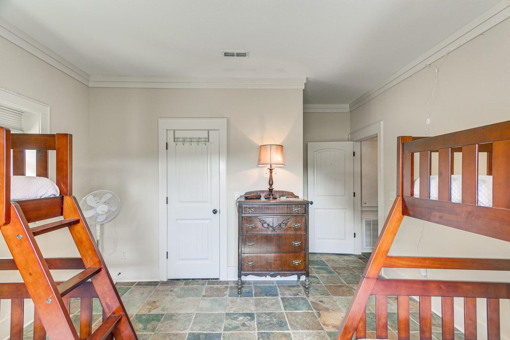 Secluded Home With Deck - Near Downtown Fitzgerald! Eksteriør bilde